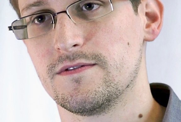 Edward_Snowden-2-576x390